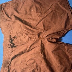 H&M Burgundy casual shorts XL